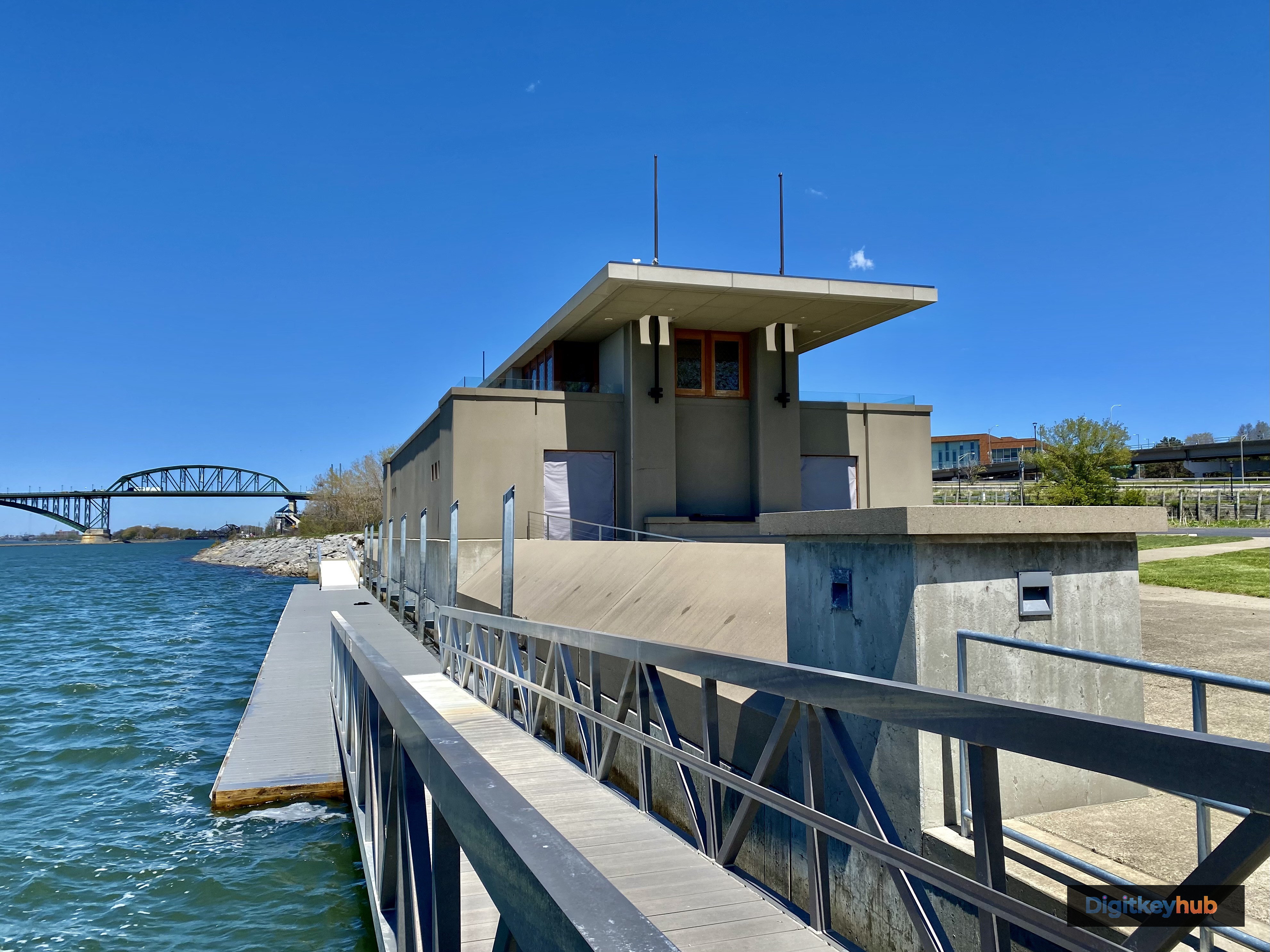 Fertiggestelltes Architekturgebäude als Beispiel für mit CAD-Software geplante Bauprojekte